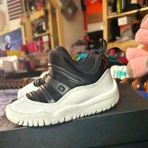 Toddler jordans size 6